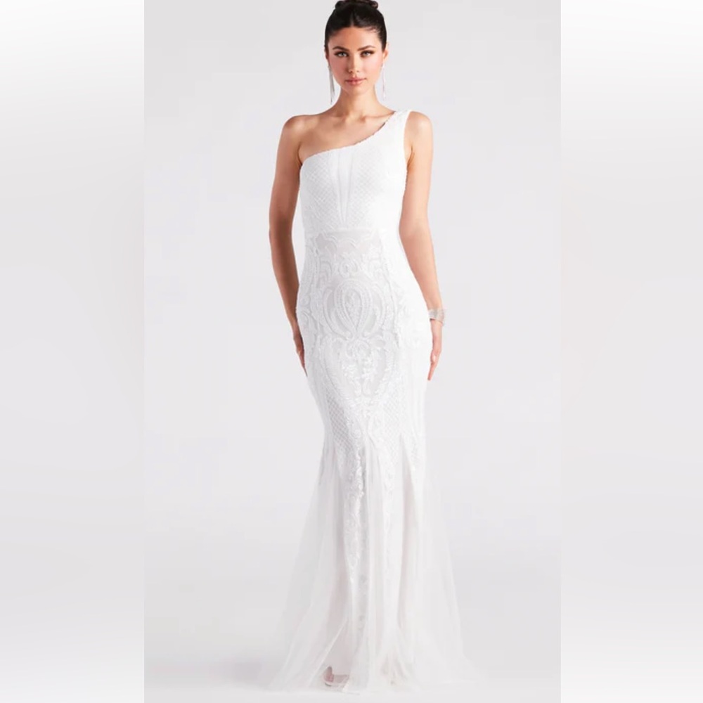 NWT Hilary Formal Sequin One-Shoulder Mermaid Dress in white